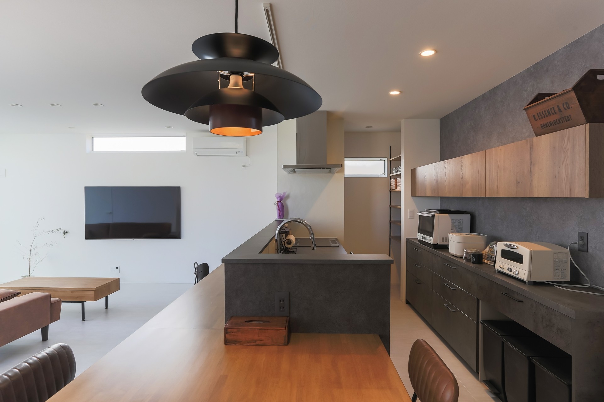 いわき市注文住宅 モダンキッチン.jpeg